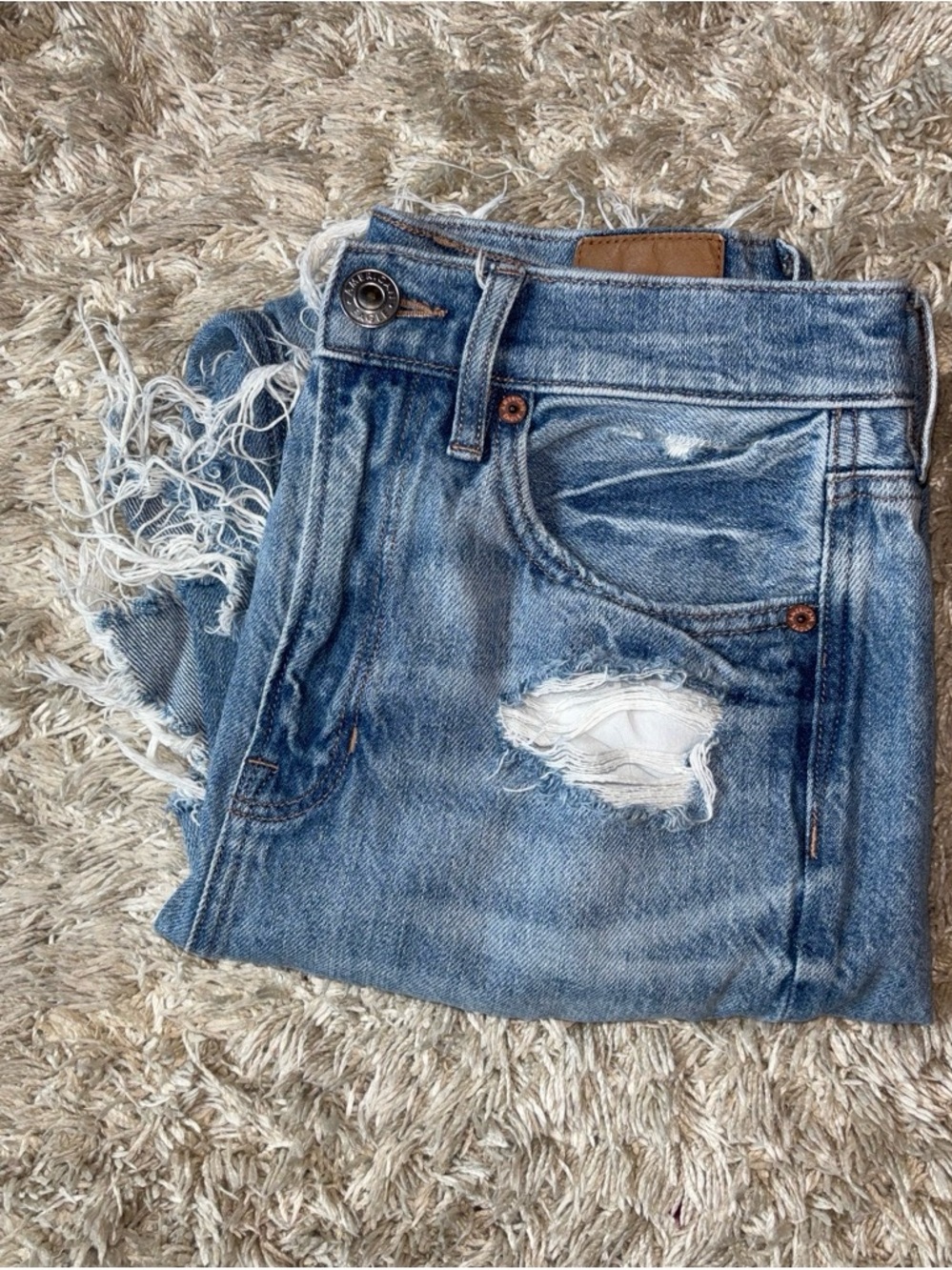 American Eagle Outfitters Light Blue Distressed Boyfriend Jeans - Picture 5 of 7